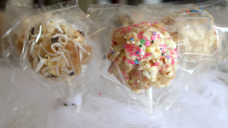 Sugar Cookie-Popcorn Pops
