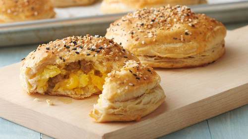 Freezer-Friendly Everything Bagel Biscuit Bombs