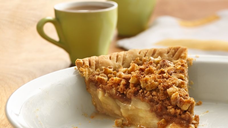 Pear-Walnut Crumble Pie