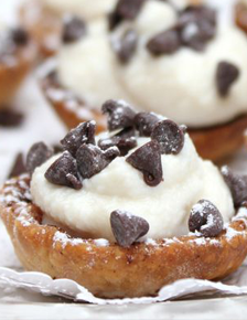 Mini Cannoli Cream Pastry Cups