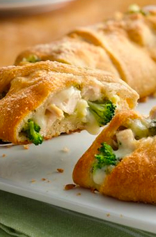 Cheesy Chicken and Broccoli Crescent Ring