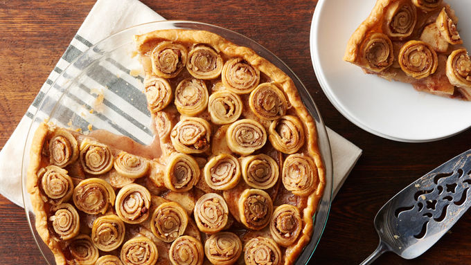 Cinnamon-Nut Swirl Apple Pie