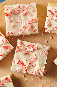 3-Ingredient Peppermint Crunch Sugar Cookie Bars