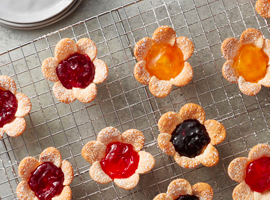 MiniCreamCheeseJamFlowerTarts
