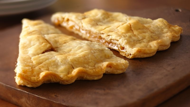 Made with Pillsbury Pie Crust: Easy Apple Turnovers