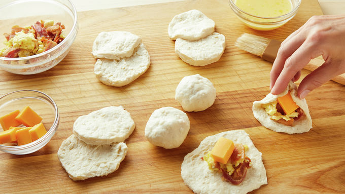 Air Fryer Bacon & Egg Biscuits