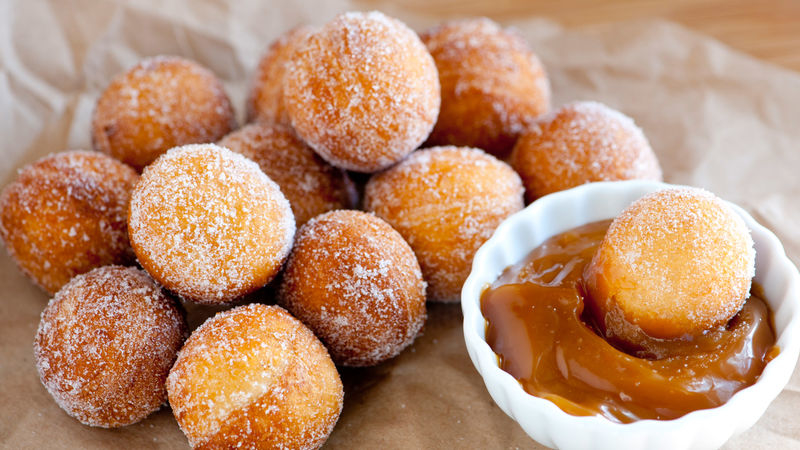 8 DIY Doughnut Holes