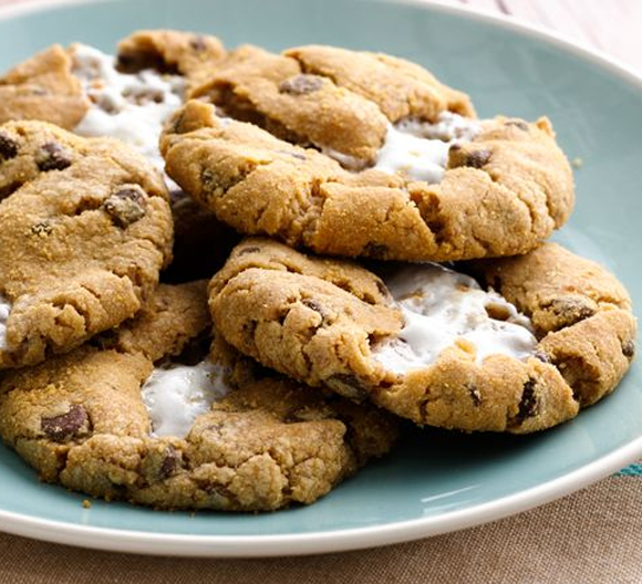 Marshmallow-Stuffed S'mores Cookies