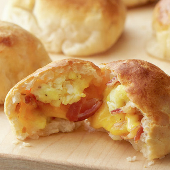 Air Fryer Bacon and Egg Breakfast Biscuit Bombs