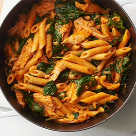 One-Pot Creamy Chicken and Roasted Red Pepper Penne