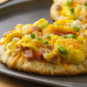 Ham, Swiss and Cheddar Breakfast Pizza