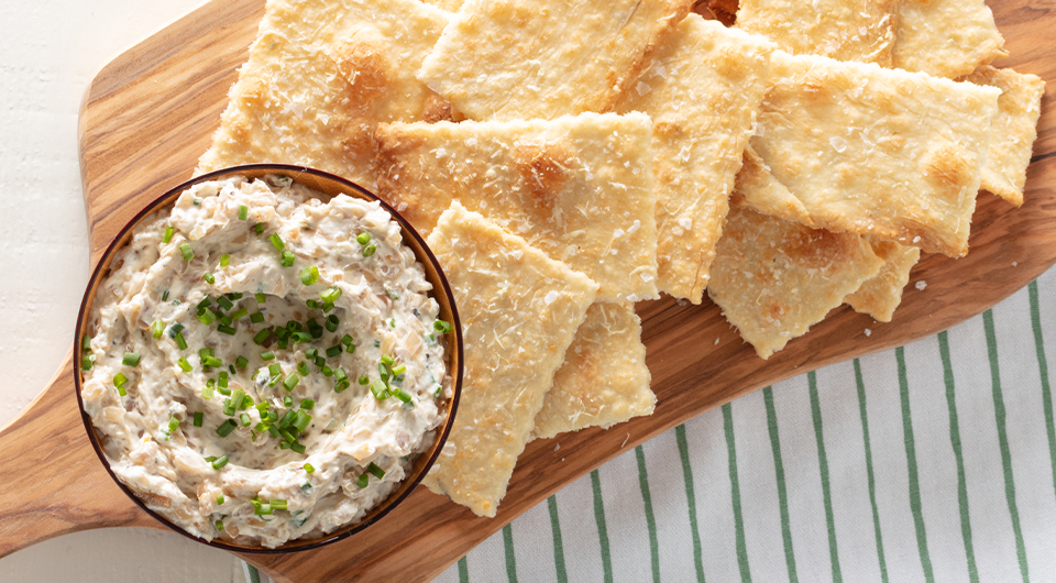 Crackers with Caramelized-Shallot Dip