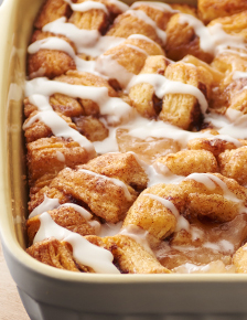 Make-Ahead Apple Pie Cinnamon Roll Breakfast Bake