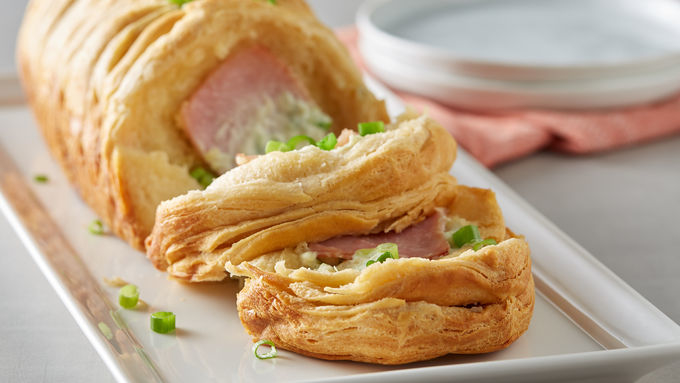 Smoked Ham and Jalapeño Pull-Apart Bread