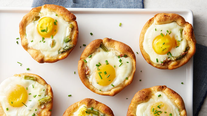 Creamy Chèvre and Asparagus Breakfast Cups